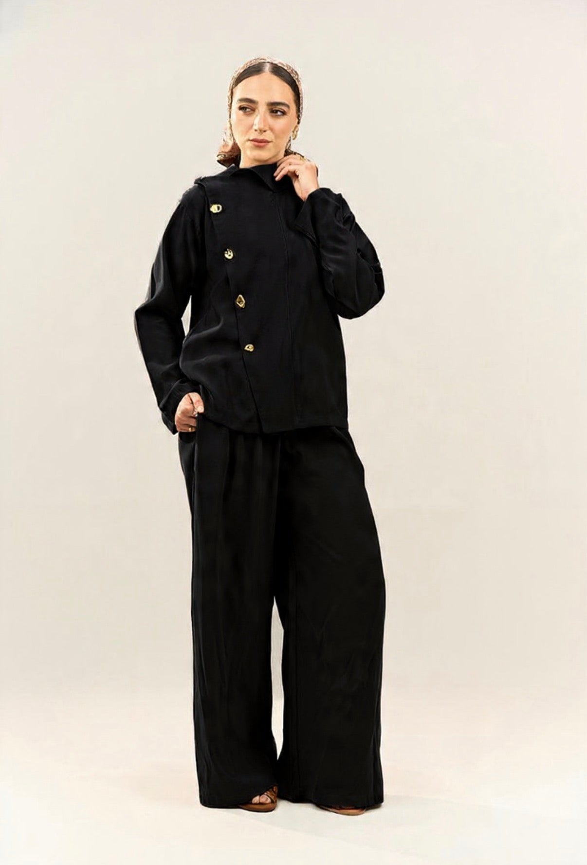 Asymmetrical Set